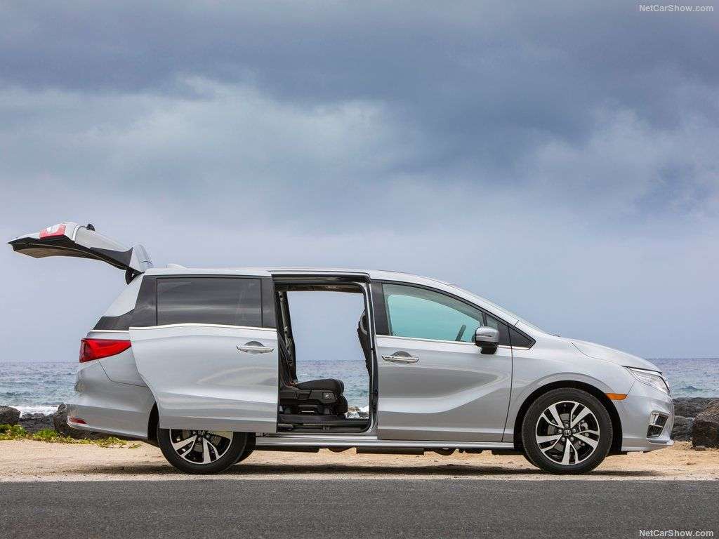 Обзор Honda Odyssey 2018. Характеристики, фото, цены