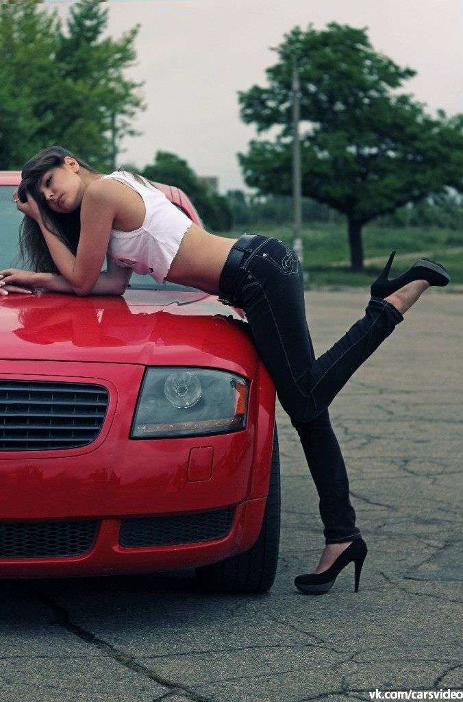 Сексуальные девушки и автомобили (часть 3)