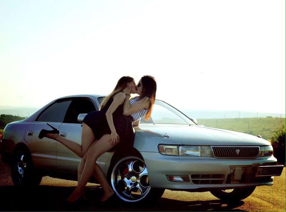 Сексуальные девушки и автомобили (часть 12)