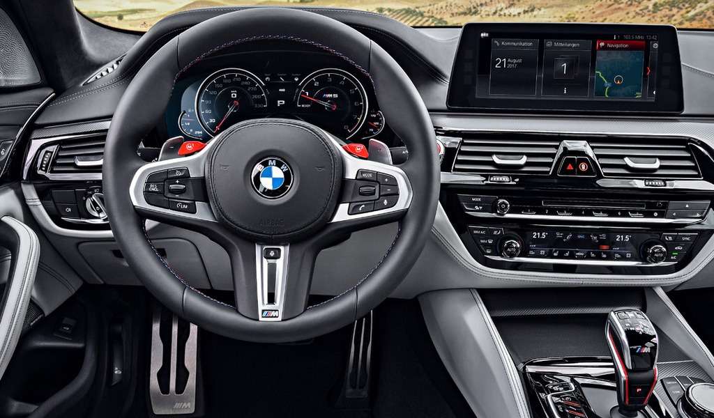 Видео-обзор BMW M5 (F90) Competition 2018