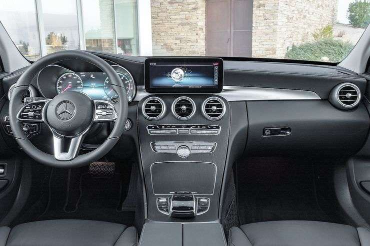 Видео-обзор Mercedes-Benz C-Class (W 205 Рестайлинг)