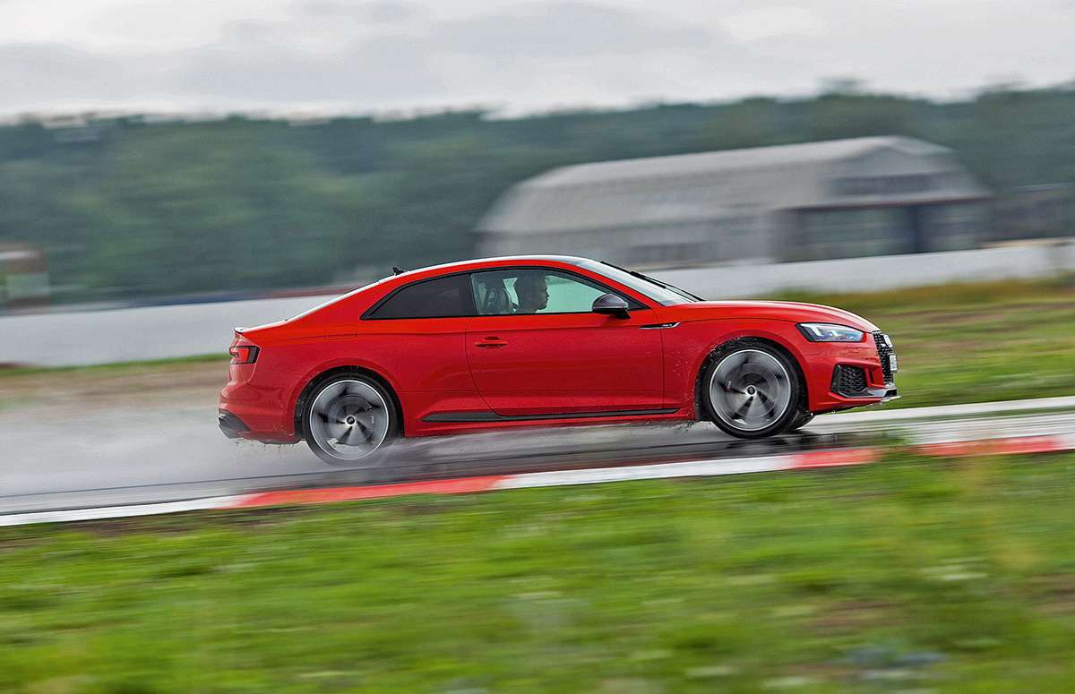 Сравнительный тест Audi RS5 против 477-сильного Lexus RC