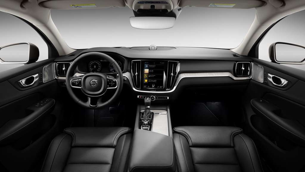Видео-обзор Volvo V60 Cross Country 2019-2020