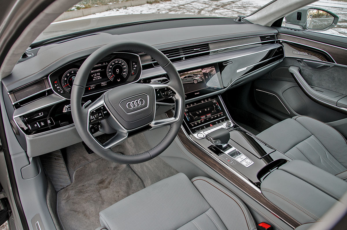 Сравнение Audi А8 против Mercedes-Benz S-class - технические характеристики, фото, комплектации и цены