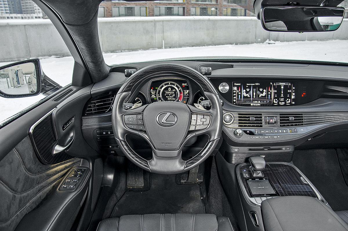 Тест-драйв Lexus LS 2019 года - фото, характеристики, цены и комплектации