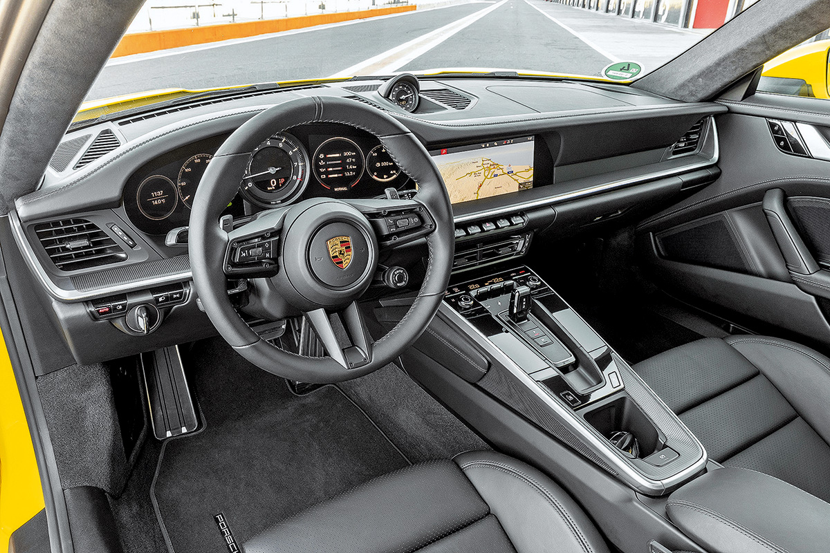 Тест-драйв Porsche 911 2019 года - фото, характеристики, цены и комплектации