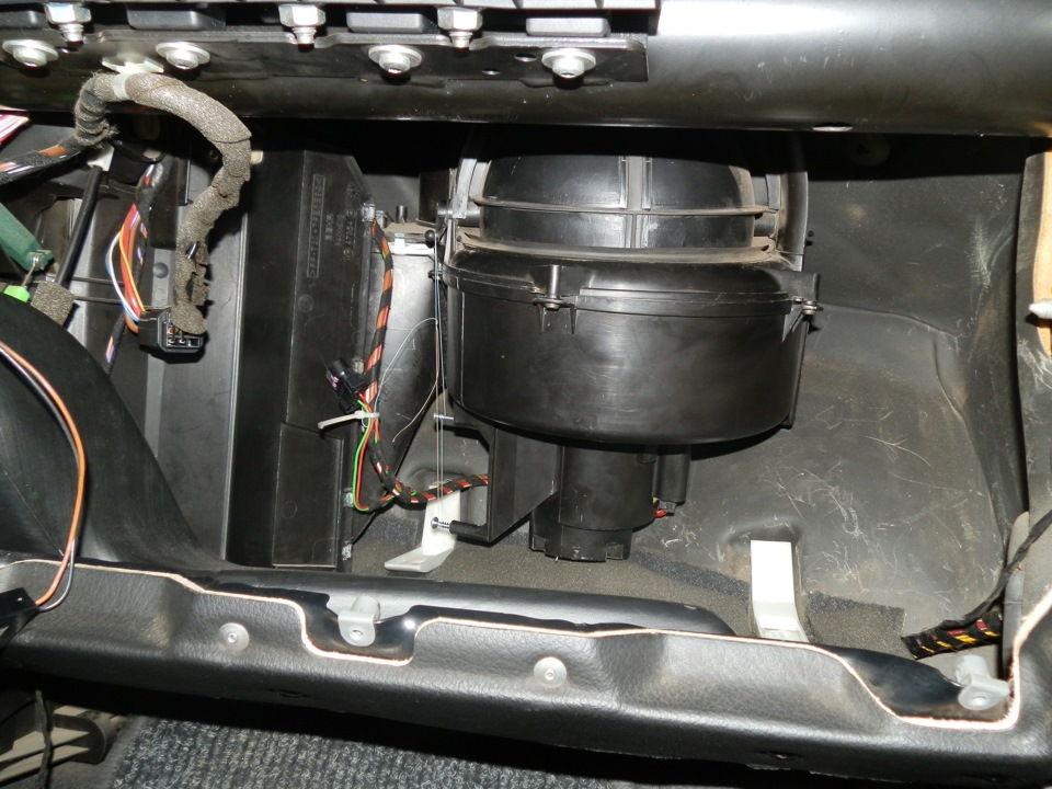 Что предпринять, когда не работает вентилятор отопителя Opel Astra H