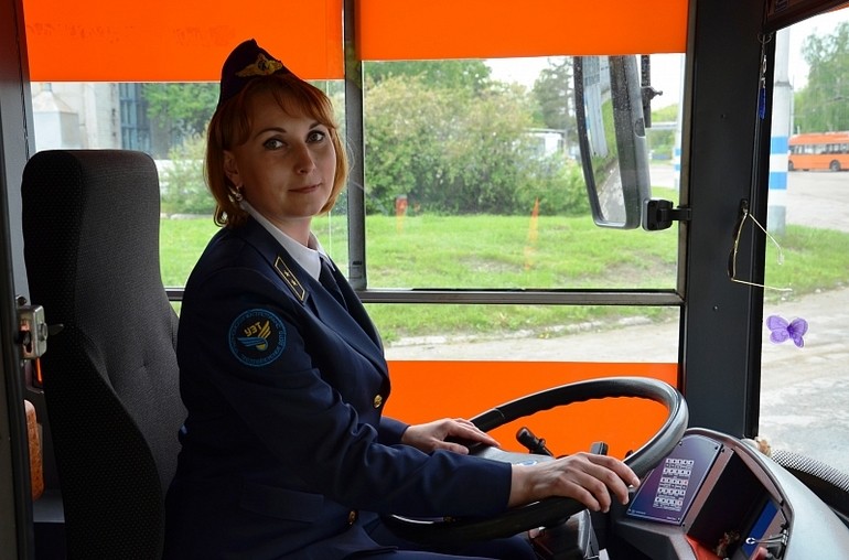 Объяснение, почему женщины являются водителями трамваев и троллейбусов