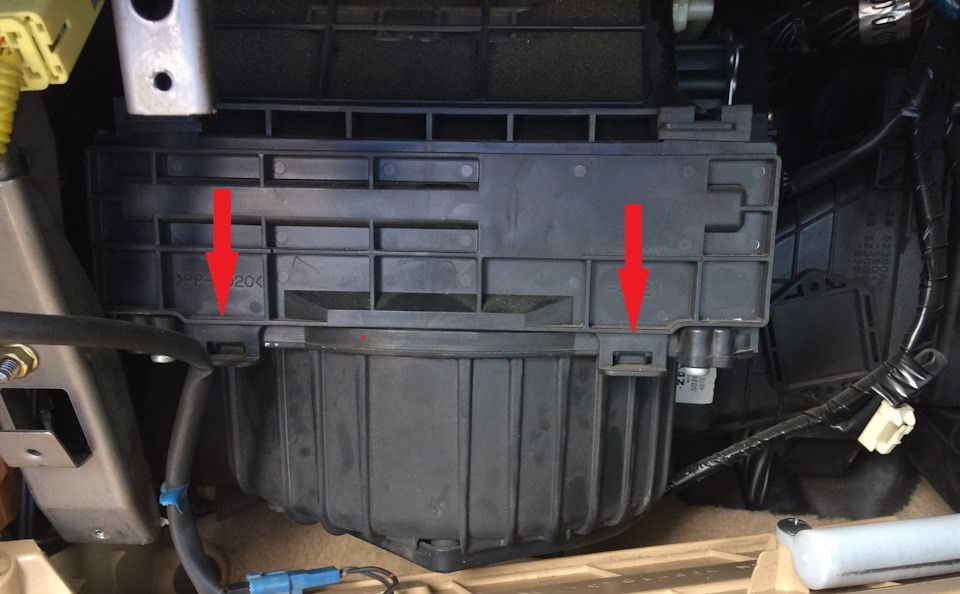 Как поменять салонный фильтр на автомобилях Subaru Forester разных поколений
