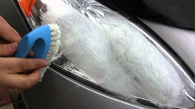 Особенности полировки зубной пастой — фары, лобовое стекло и диски автомобиля
