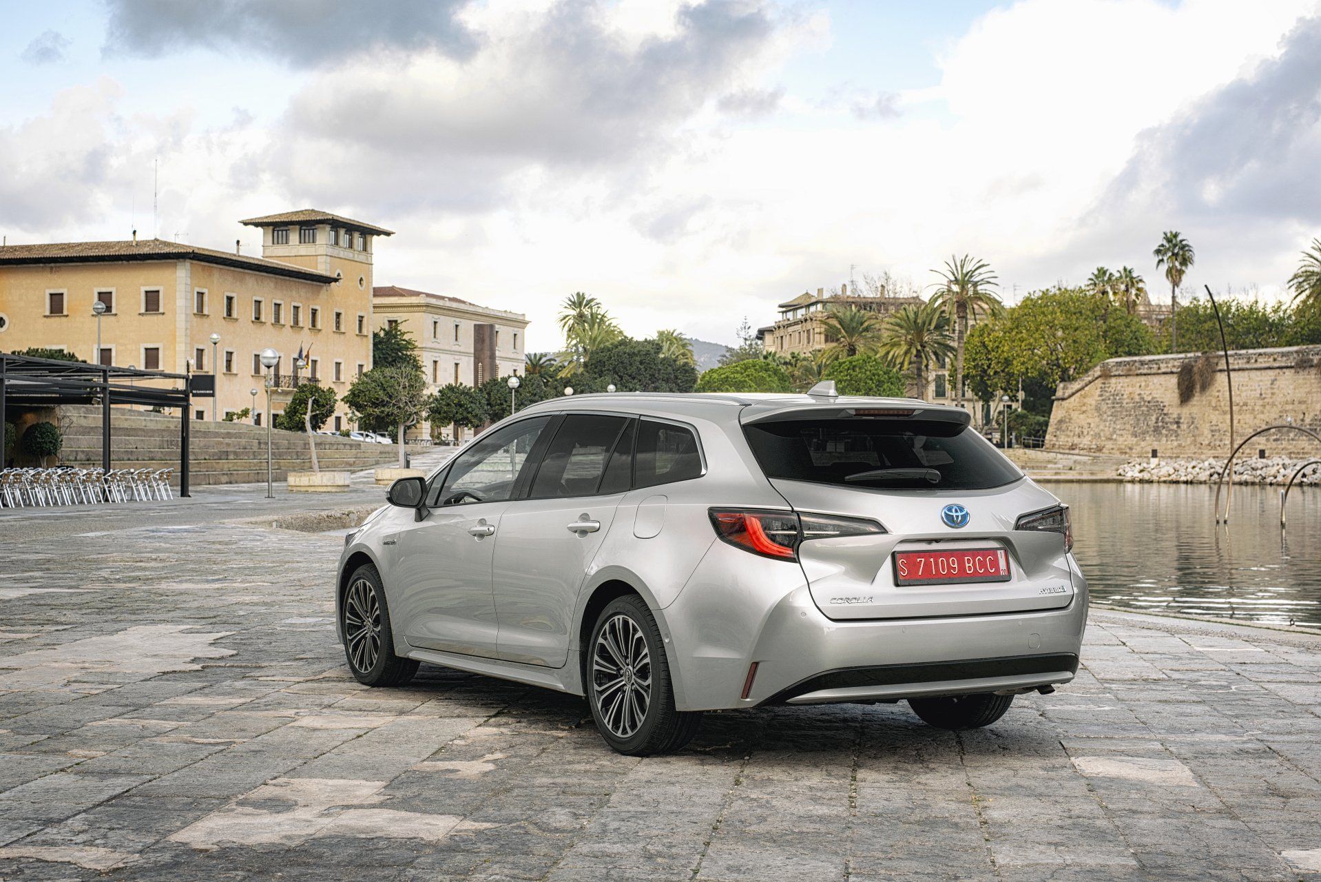 Новая Toyota Corolla (E210) – первый тест-драйв, достоинства и недостатки