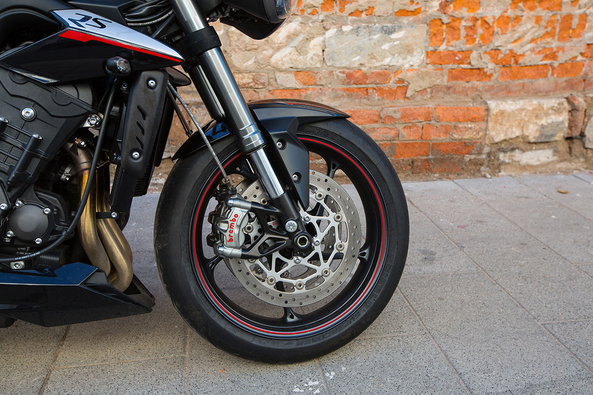 Тест Triumph Street Triple 765 RS. Лучший мотоцикл для города?