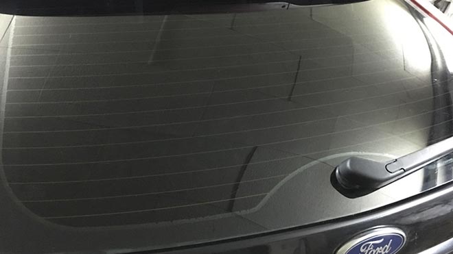 Особенности замены лобового и заднего стекла на Ford Focus