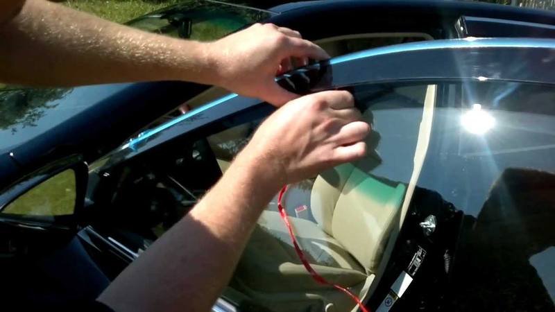 Снимаем дефлекторы с окон: как не сломать накладки