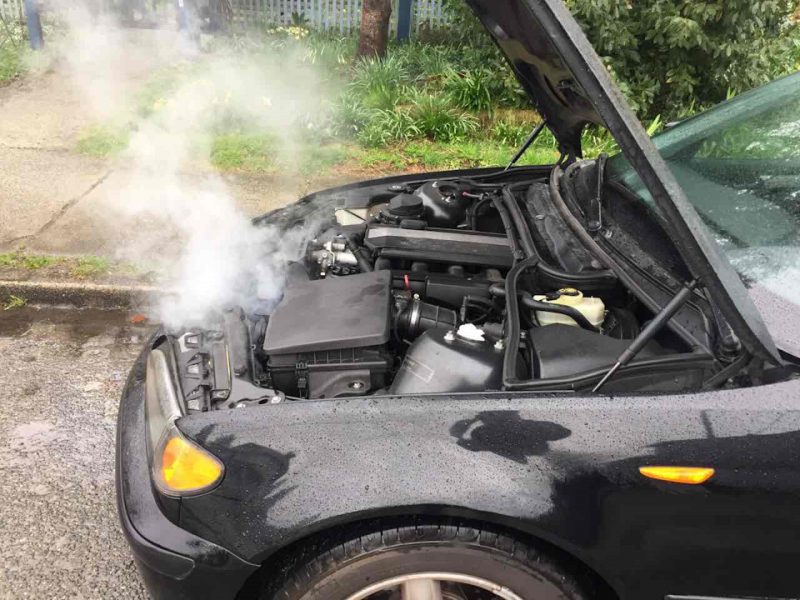 Как охладить перегревшийся двигатель автомобиля