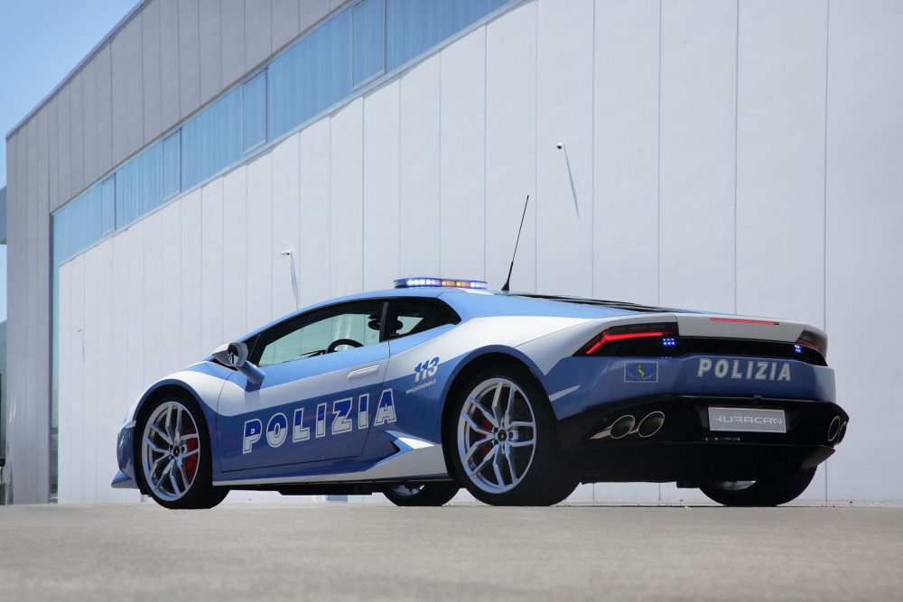 Самые мощные, быстрые и необычные полицейские автомобили в мире в 2019 году